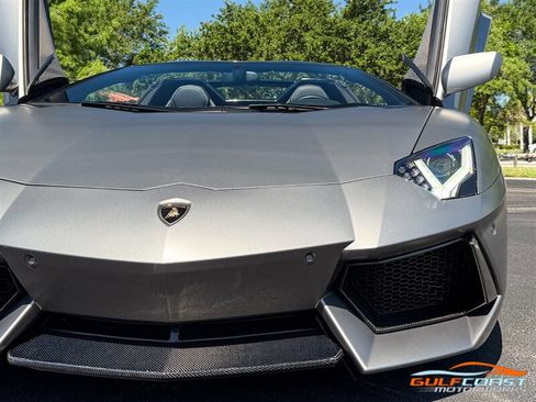 Used 2017 Lamborghini Aventador LP 700-4 AWD/4WD image 3