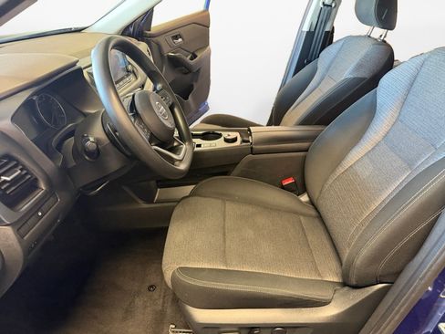 Used 2021 Nissan Rogue SV AWD/4WD image 11
