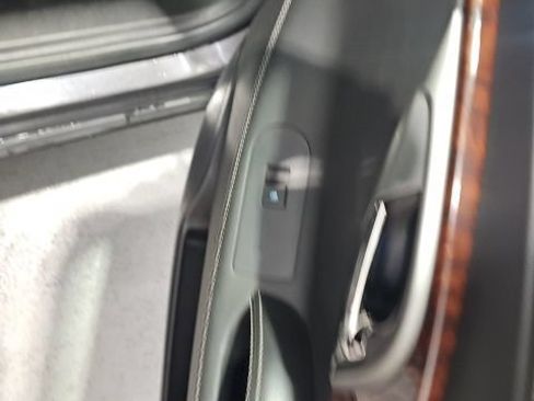 Used 2013 Buick LaCrosse Premium FWD image 23