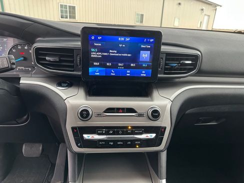 Used 2022 Ford Explorer XLT w/ Equipment Group 202A image 16