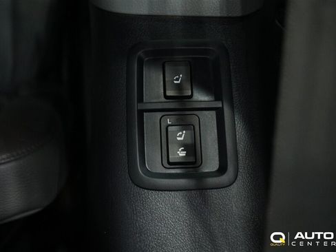 Used 2010 Toyota Sequoia Platinum AWD/4WD image 34