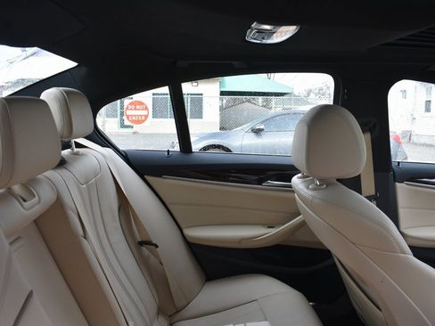 Used 2018 BMW 530e xDrive w/ Premium Package 2 image 25