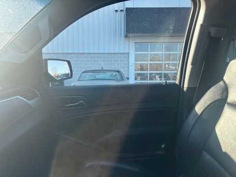 Used 2018 Chevrolet Tahoe LT w/ LT Signature Package image 11