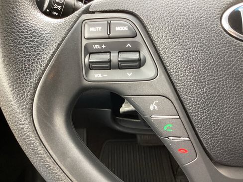 Used 2016 Kia Forte LX image 6