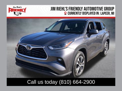 Used 2021 Toyota Highlander XLE AWD/4WD image 1