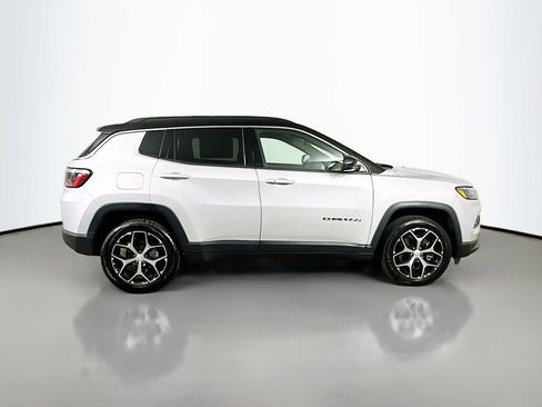 Used 2024 Jeep Compass Limited image 7