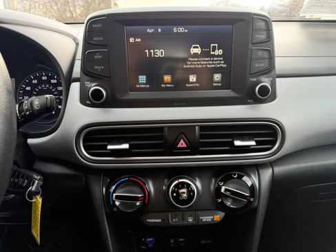 Used 2019 Hyundai Kona SE image 12