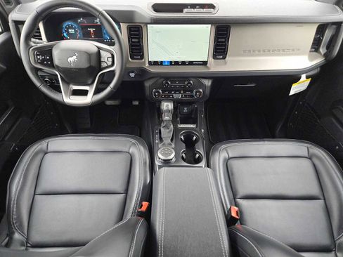 Used 2025 Ford Bronco Outer Banks image 25