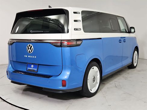 Certified 2025 Volkswagen ID. Buzz 1st Edition image 6