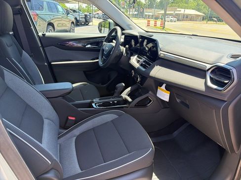 New 2026 Chevrolet TrailBlazer LT w/ Driver Confidence Package FWD image 14