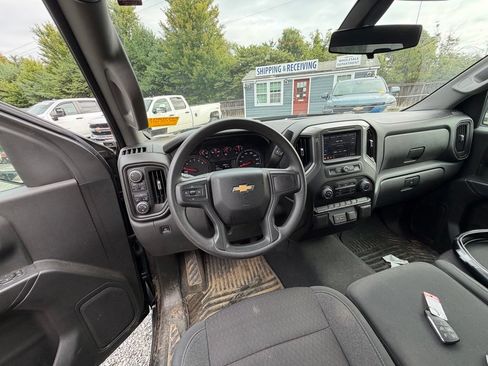 Used 2022 Chevrolet Silverado 1500 Custom AWD/4WD image 17