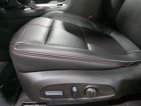 Used 2023 Chevrolet Traverse RS AWD/4WD image 30