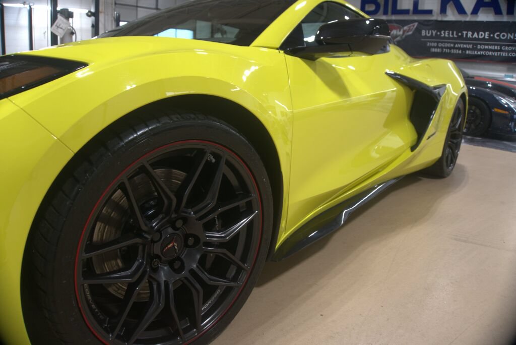 Used 2024 Chevrolet Corvette Z06 RWD image 13