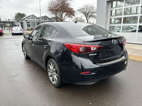 Used 2018 MAZDA MAZDA3 Touring image 3