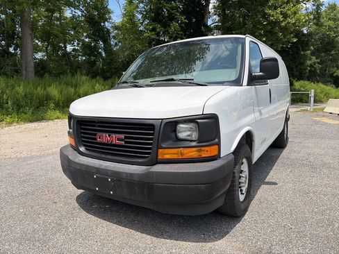 Used 2017 GMC Savana 2500 RWD image 5