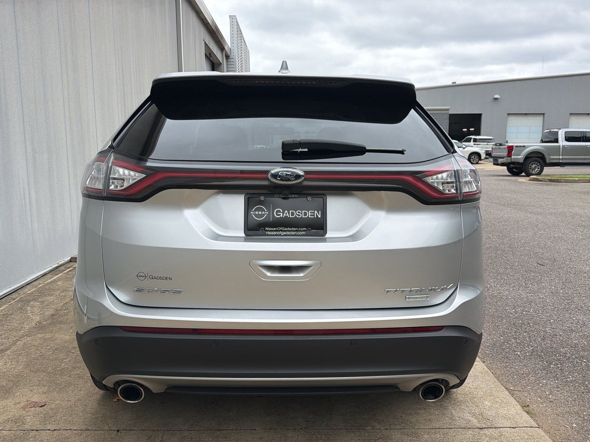 Used 2018 Ford Edge Titanium w/ Equipment Group 301A FWD image 4