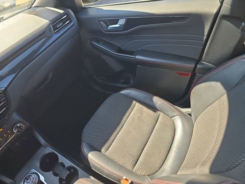 Used 2025 Ford Escape ST-Line image 16