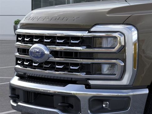 New 2026 Ford F250 Lariat w/ Chrome Package image 17