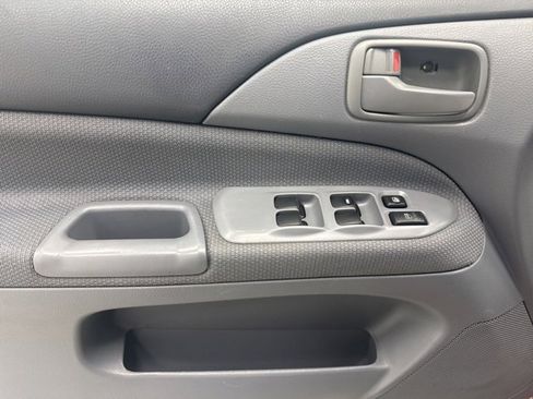 Used 2002 Mitsubishi Lancer ES image 9