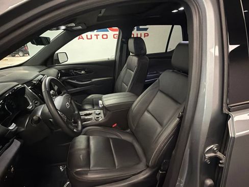 Used 2023 Chevrolet Traverse RS w/ LPO, Floor Liner Package AWD/4WD image 18
