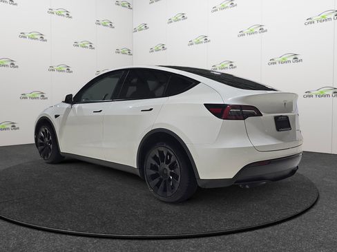 Used 2022 Tesla Model Y Long Range image 3