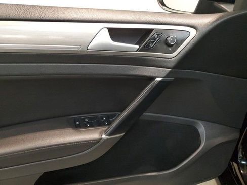 Used 2015 Volkswagen Golf S w/ Lighting Package image 11