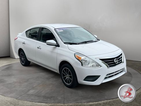 Used 2017 Nissan Versa SV FWD image 1