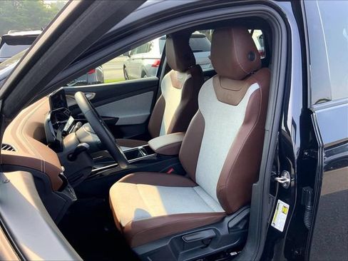 Used 2023 Volkswagen ID.4 Pro RWD image 5