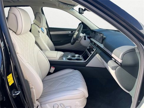 New 2025 Genesis GV80 3.5T Prestige image 15