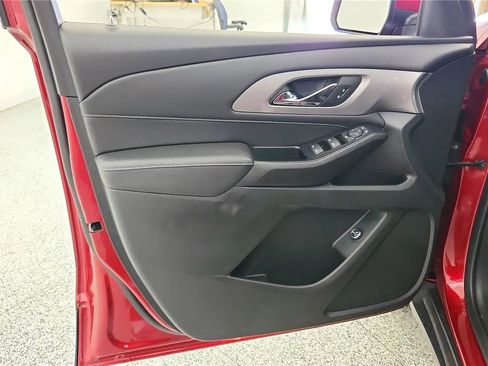 Used 2023 Chevrolet Traverse LT FWD image 31