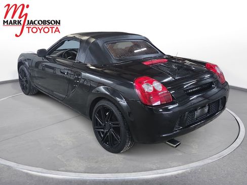 Used 2003 Toyota MR2 RWD image 10