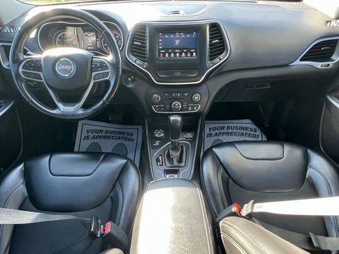 Used 2019 Jeep Cherokee Latitude Plus w/ Comfort/Convenience Group AWD/4WD image 9