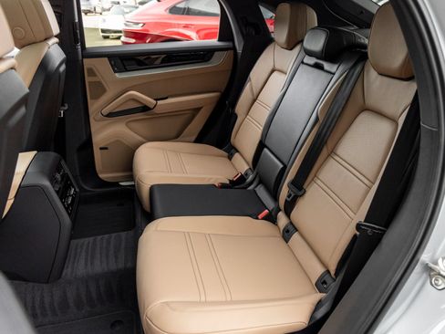 Certified 2026 Porsche Cayenne Coupe AWD/4WD image 33