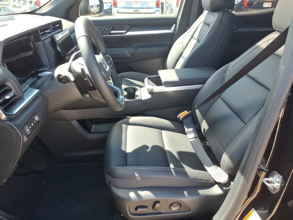 New 2027 GMC Terrain Elevation w/ Elevation Premium Package FWD image 11