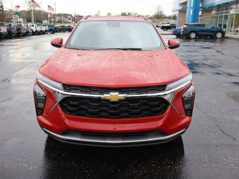 New 2026 Chevrolet Trax LT w/ LT Convenience Package FWD image 26