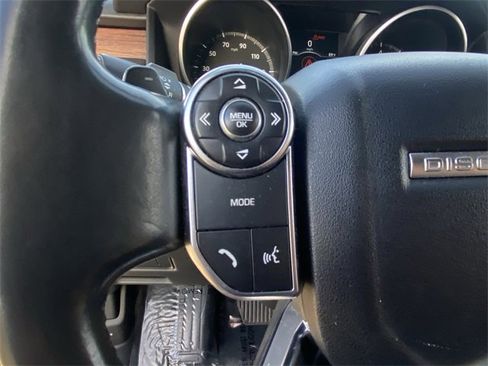 Used 2017 Land Rover Discovery HSE image 7