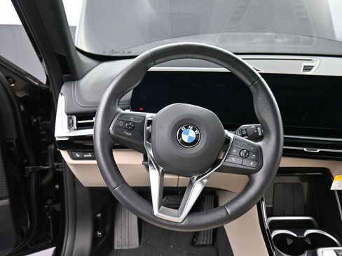 New 2025 BMW X1 xDrive28i w/ Technology Package AWD/4WD image 12