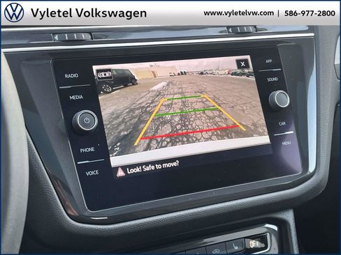 Certified 2021 Volkswagen Tiguan SE w/ Panoramic Sunroof Package image 27