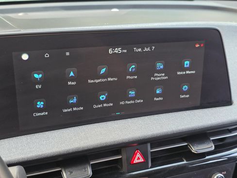 Used 2022 Kia EV6 Light RWD image 18