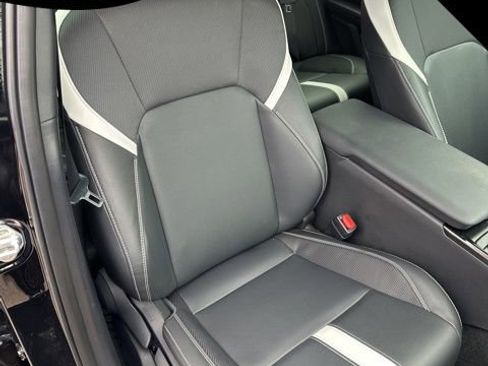 Used 2025 Toyota Camry SE image 31