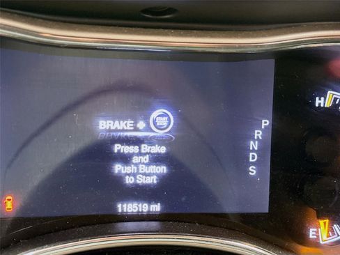Used 2015 Jeep Grand Cherokee Laredo w/ All-Weather Capability Group AWD/4WD image 3