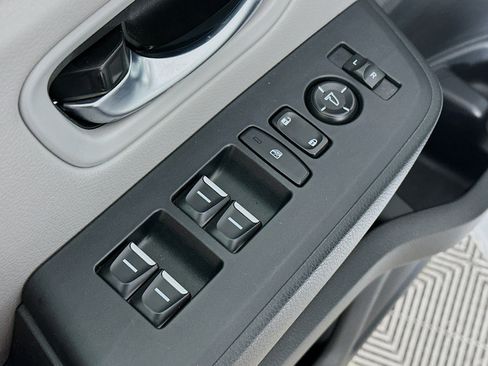 Certified 2025 Honda Pilot EX-L image 17