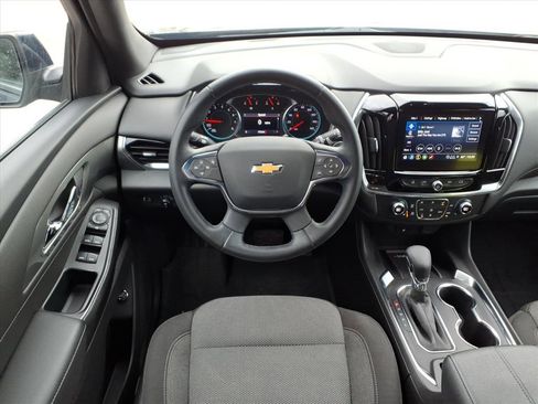 Used 2023 Chevrolet Traverse LT image 7