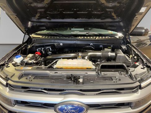 Used 2024 Ford Expedition Max XLT image 15