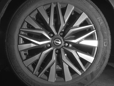 Used 2025 Nissan Altima 2.5 SV FWD image 14