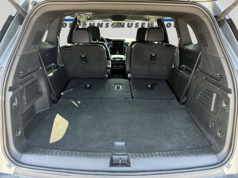 Used 2025 GMC Acadia Elevation w/ Elevation Premium Package AWD/4WD image 29