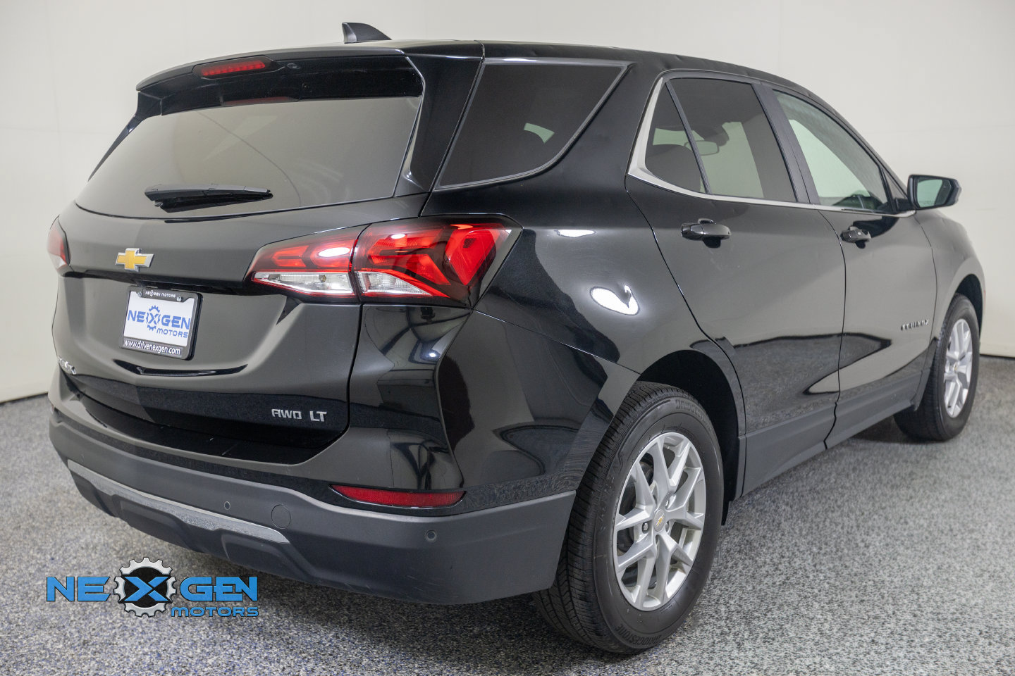 Used 2024 Chevrolet Equinox LT AWD/4WD image 35