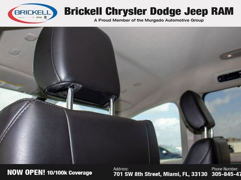 Used 2024 Chrysler Pacifica Touring-L image 19