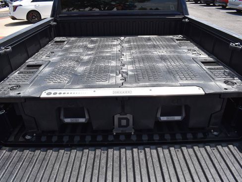 Used 2024 Toyota Tundra Limited AWD/4WD image 19
