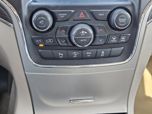 Used 2015 Jeep Grand Cherokee Overland w/ Advanced Technology Group image 21